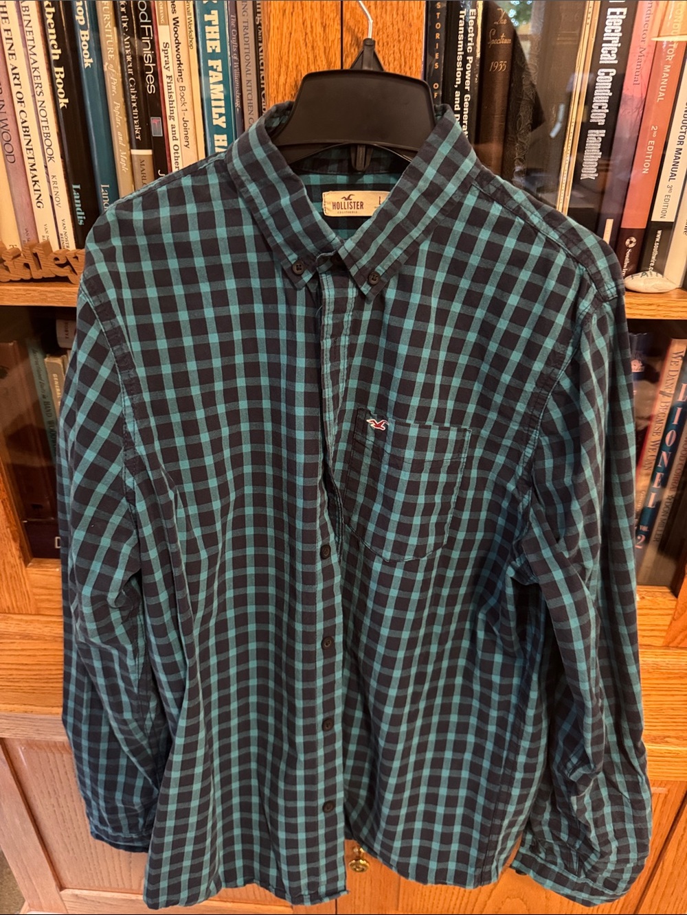 Hollister Men’s Teal and Black Plaid Button-Down Shirt